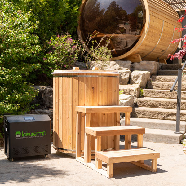 The Arctic Plunge Tub - Knotty Red Cedar
