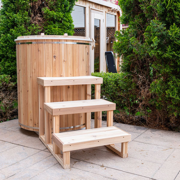 The Arctic Plunge Tub - Knotty Red Cedar