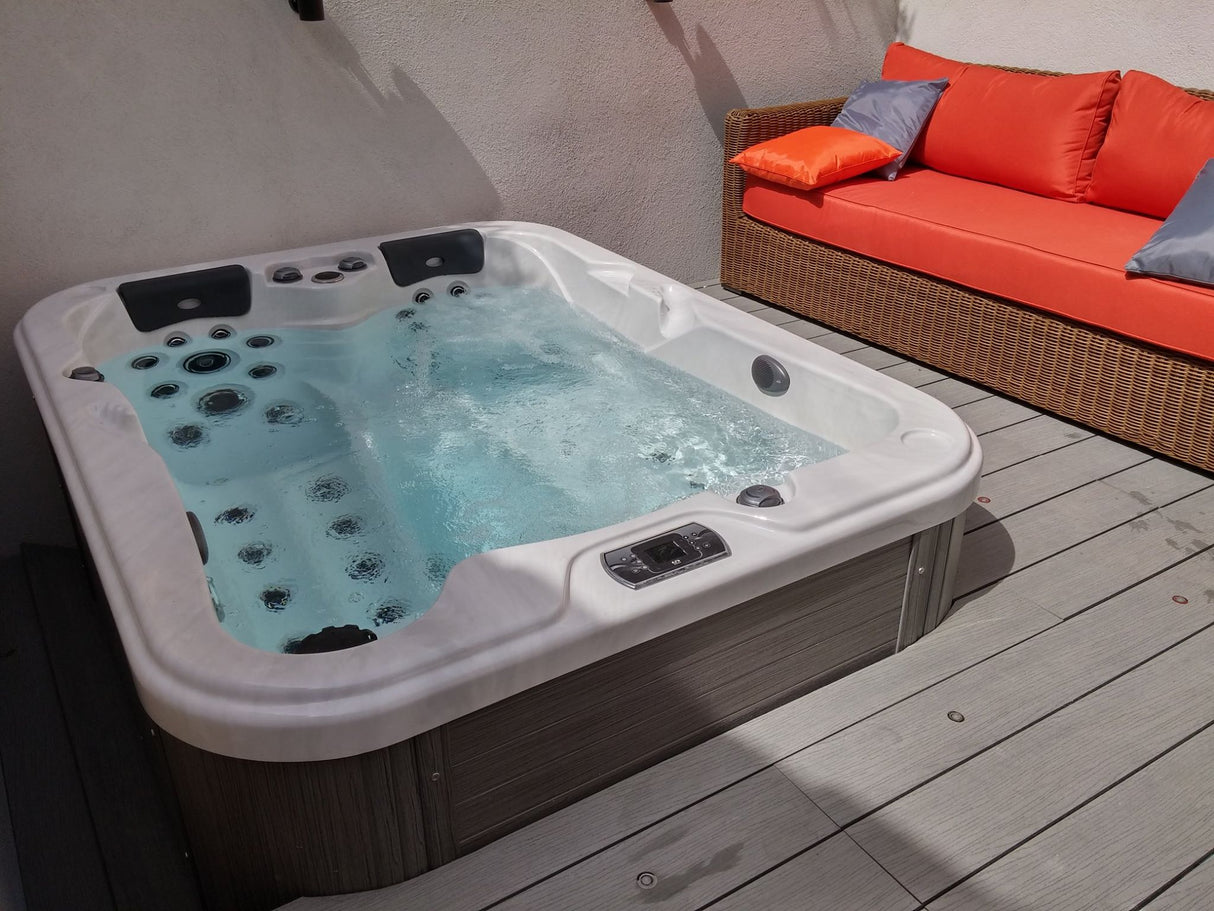 O347 Original Series Hot Tub