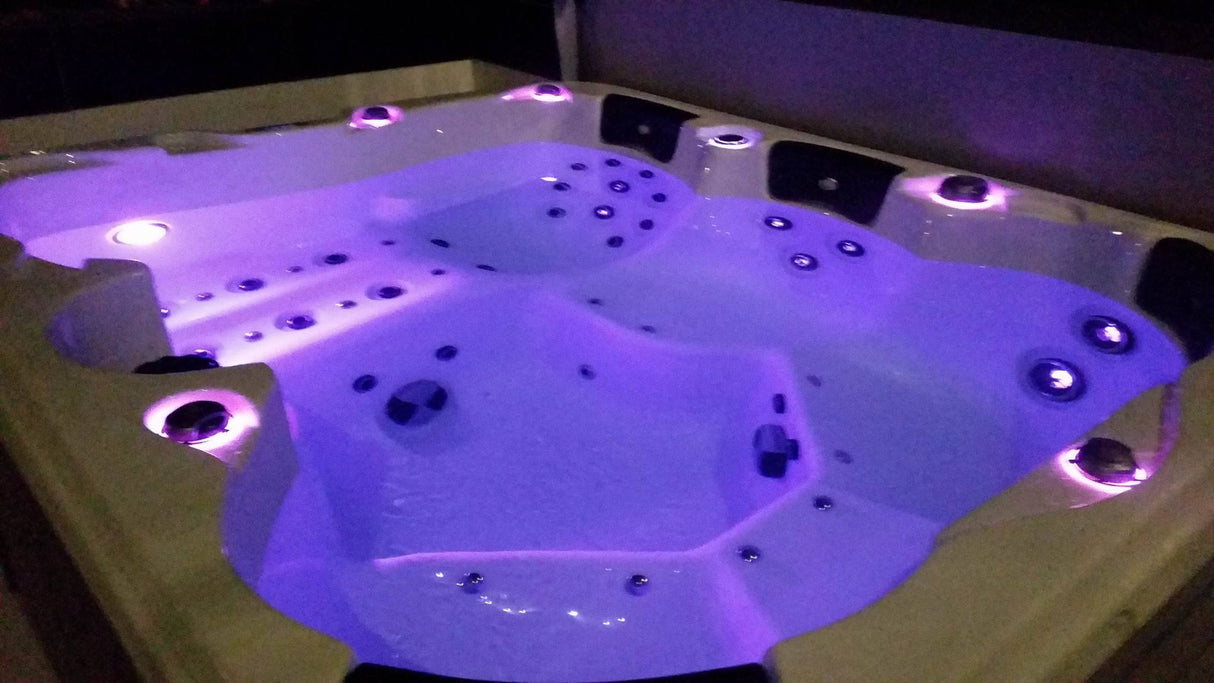 O447 Original Series Hot Tub